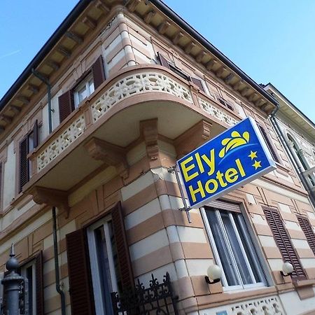 Hotel Ely Viareggio Bagian luar foto