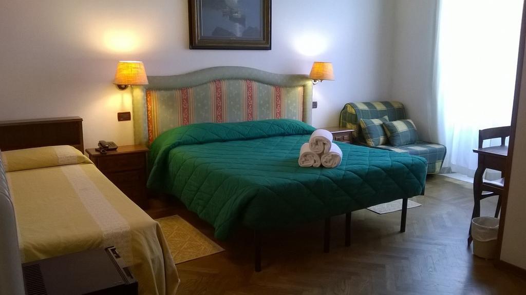 Hotel Ely Viareggio Ruang foto
