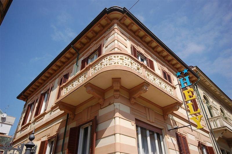 Hotel Ely Viareggio Bagian luar foto