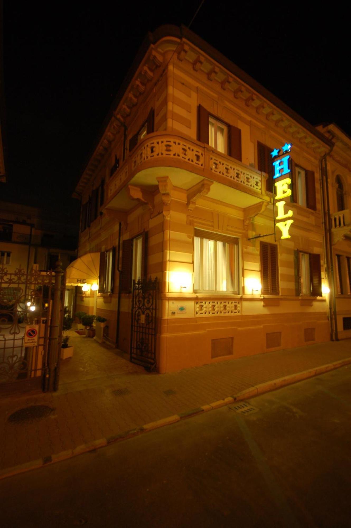 Hotel Ely Viareggio Bagian luar foto
