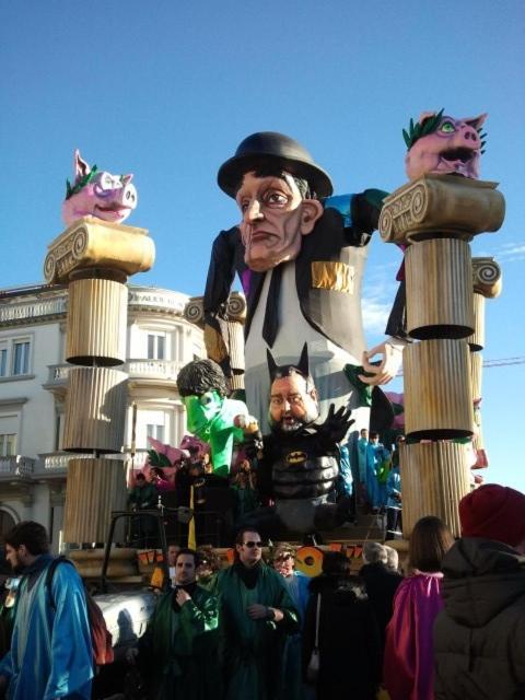 Hotel Ely Viareggio Bagian luar foto