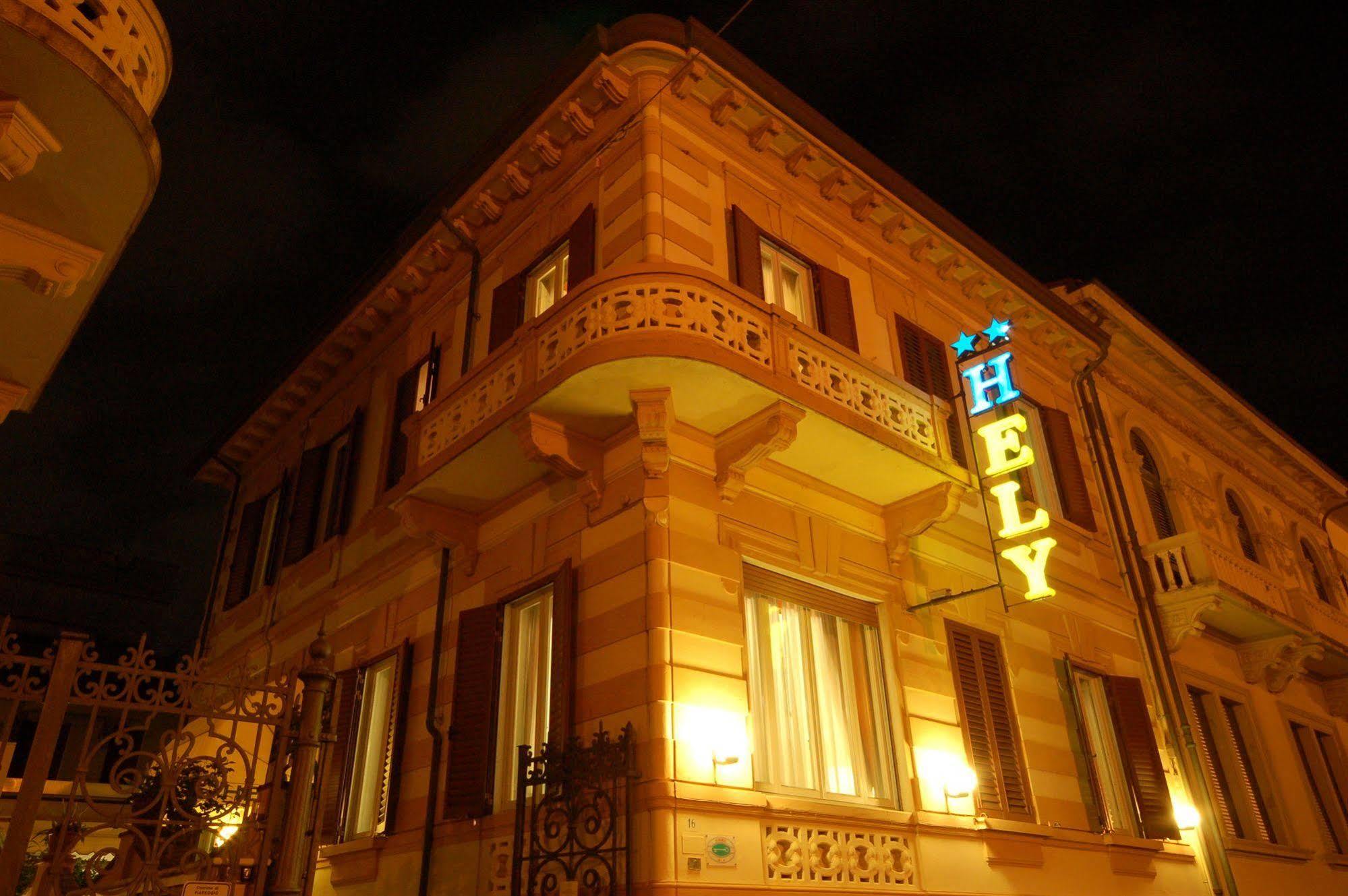 Hotel Ely Viareggio Bagian luar foto