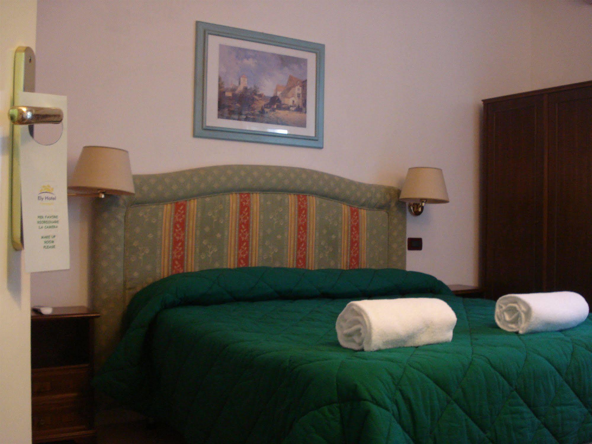 Hotel Ely Viareggio Bagian luar foto